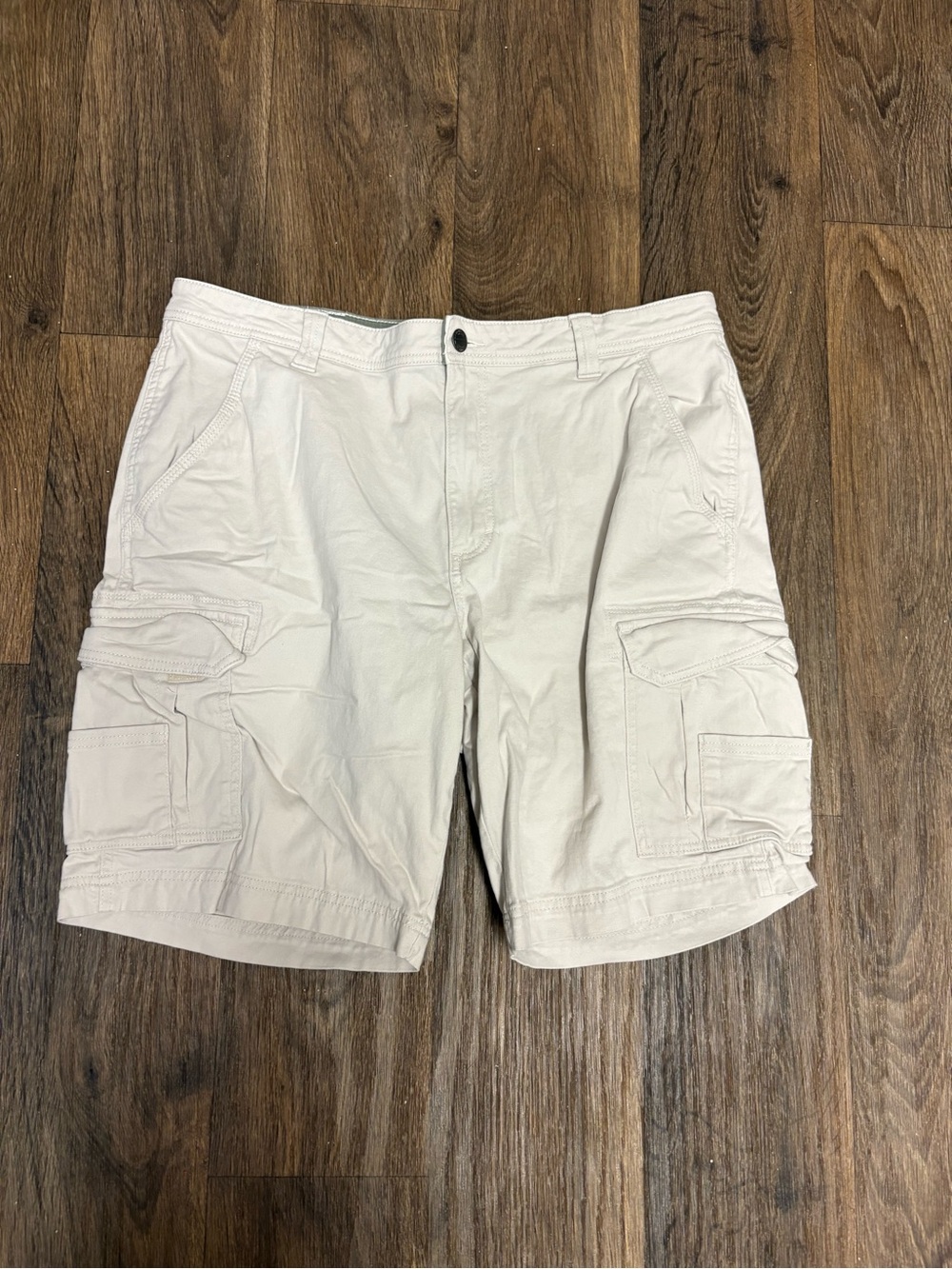 Redhead cream cargo shorts size 38